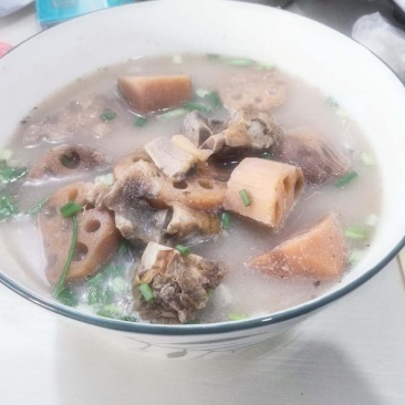 排骨粉藕1050克，固体物质550克，莲藕排骨藕汤，带骨