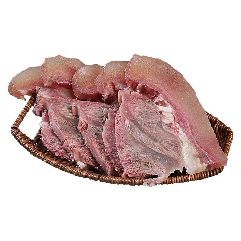 精修牛头肉，去骨去油，刀削毛