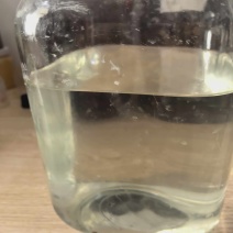 可以用胶壹壶裝，也可以瓶裝，随你选择。