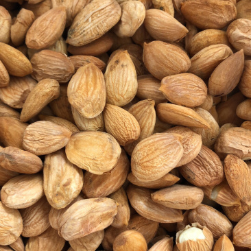 摆摊零售杏仁休闲零食长期有货