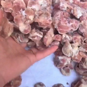 出售：个人三黄鸡鸡胗，颜色不好看，解冻后很好