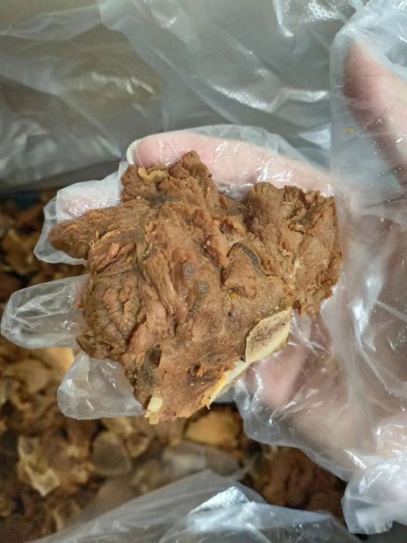 传统酱卤，香气宜人，全熟产品，加热即可装盘