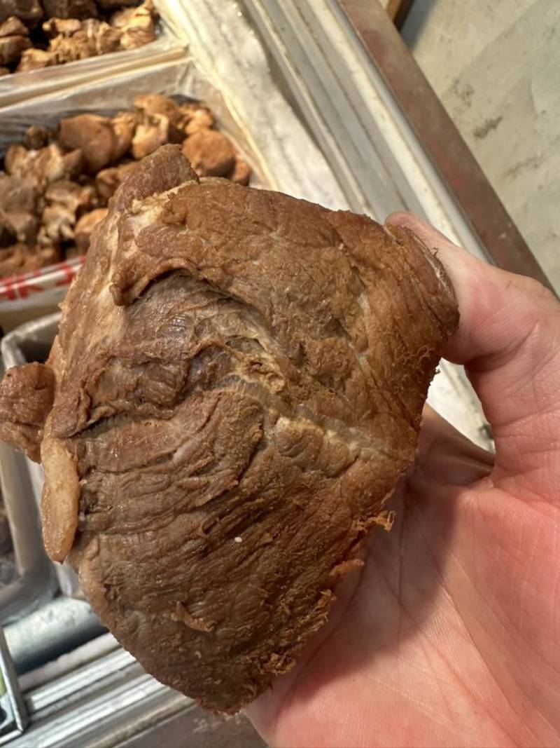 传统酱卤，香气宜人，全熟产品，加热即可装盘
