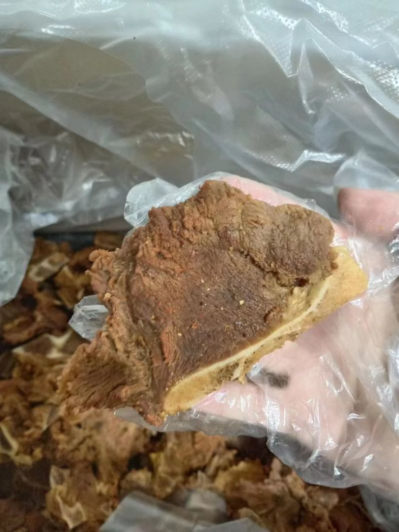 传统酱卤，香气宜人，全熟产品，加热即可装盘
