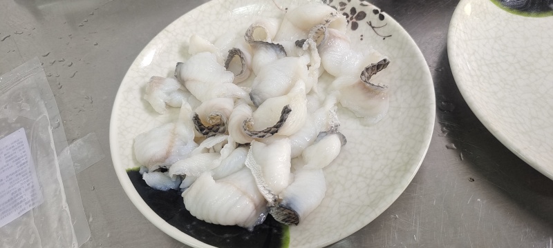 免浆黑鱼片：2.5/3.0/3.5厚度，鱼片熟化率高