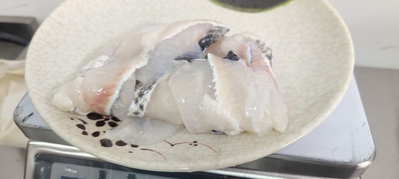 免浆黑鱼片：2.5/3.0/3.5厚度，鱼片熟化率高