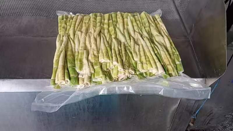 苦竹笋冷冻前的处理过程