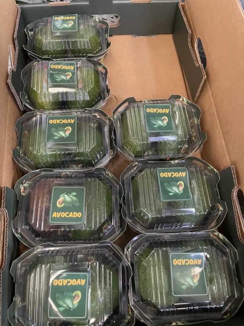 精品牛油果、礼盒装商超品质，一件20个。110-130克