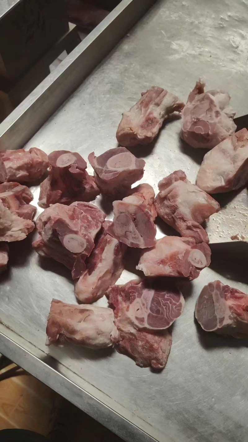 带腱猪后腿骨现货5吨量大可供吨价可聊
