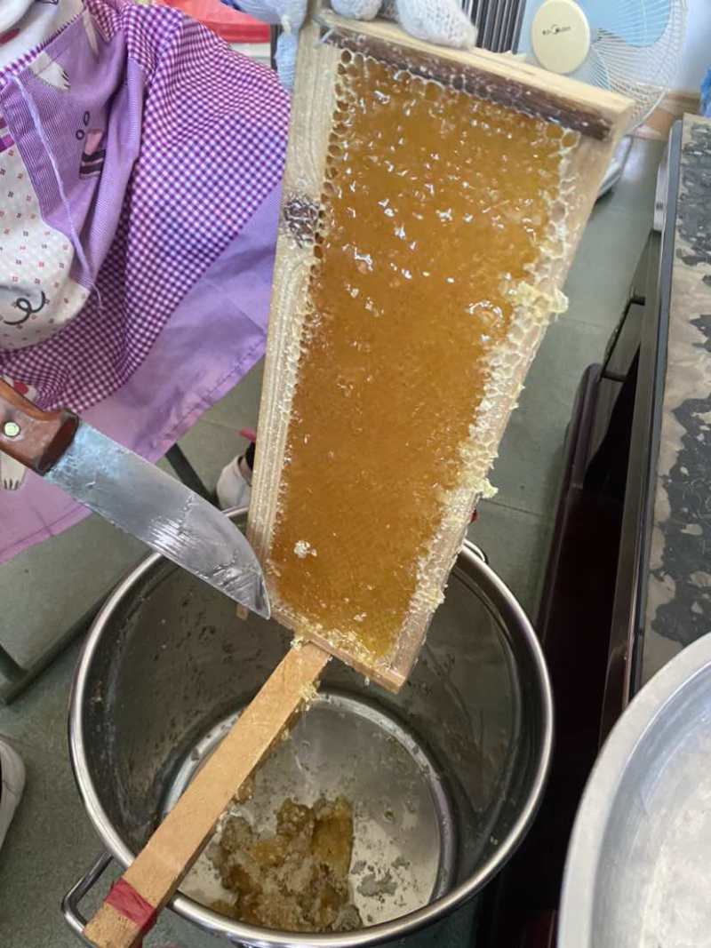 自家纯正天然土蜂蜜，无任何添加，保质保量，假一赔十，