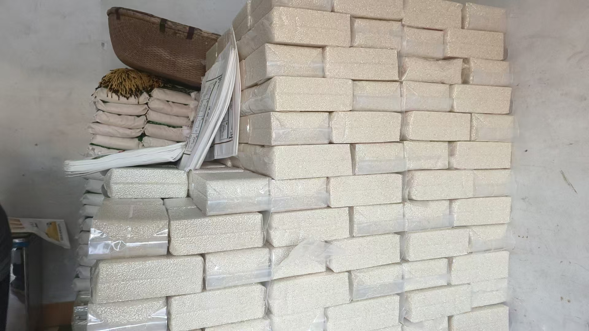 大蒜与大米的防虫组合