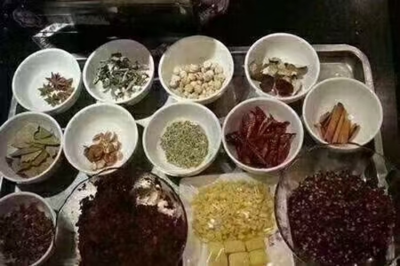 东北铁锅炖牛油酱料一桶40斤，麻辣，五香