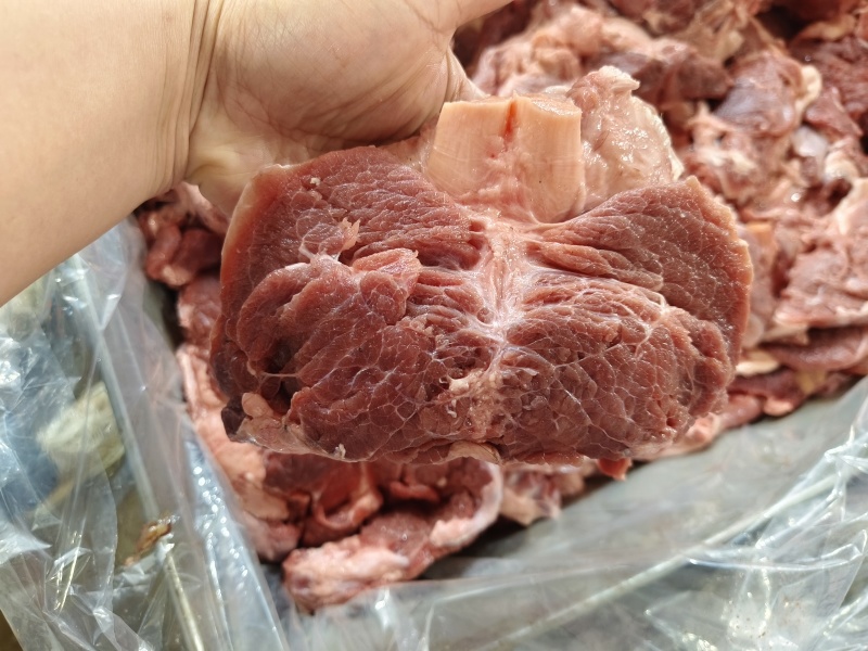 脖根肉