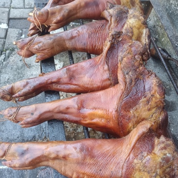 烟熏腊蹄子，便宜处理，
