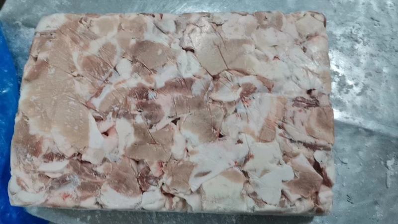 肥猪三七碎肉，新开检疫，25kg，库存56吨