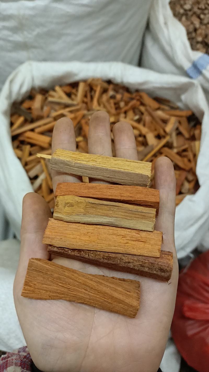 苏木，现在有两个规格，一个八块一斤，一个九块一斤