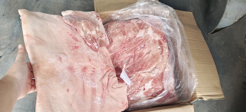 带皮前上肉一箱10公斤两片添称毛净度很好