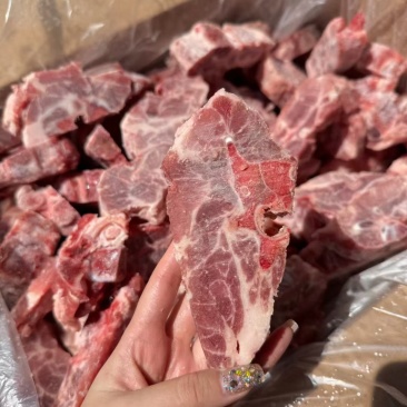 满肉猪胫骨，日期新，含肉率高。**！