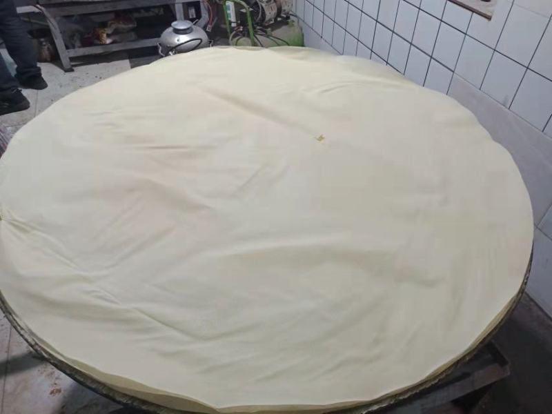 煎饼东北煎饼东北特产软煎饼酥煎饼煎饼卷大葱老试大煎饼五粮煎饼