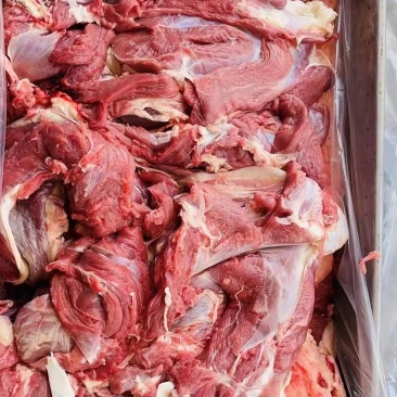 鲜冻羊肉**日期，现货天天分割适合烧烤，羊汤，炒菜