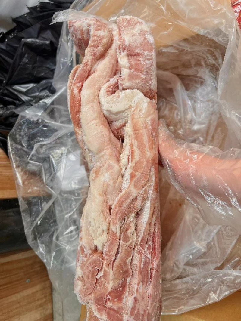 去皮大五花，一件10kg，24年10月，2片左右，价格不高