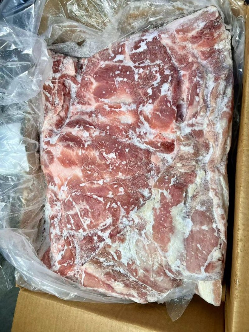 去皮大五花，一件10kg，24年10月，2片左右，价格不高