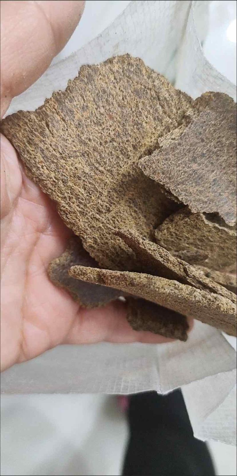 农家现榨菜籽饼枯1元一斤，肥田饲料好帮手，经济实惠
