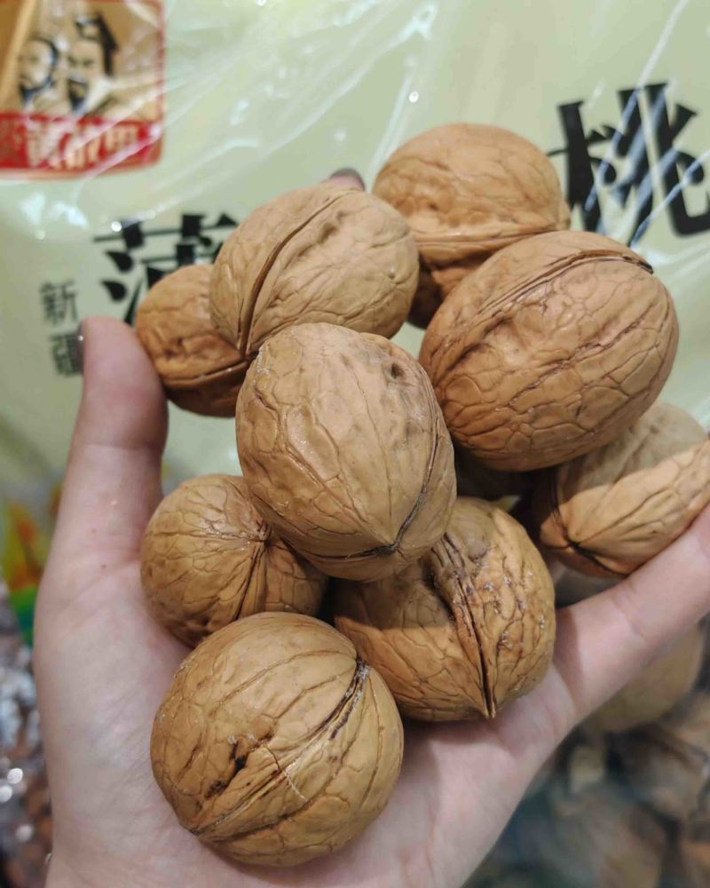 熟核桃烤核桃33果，一箱2包净重9.8斤