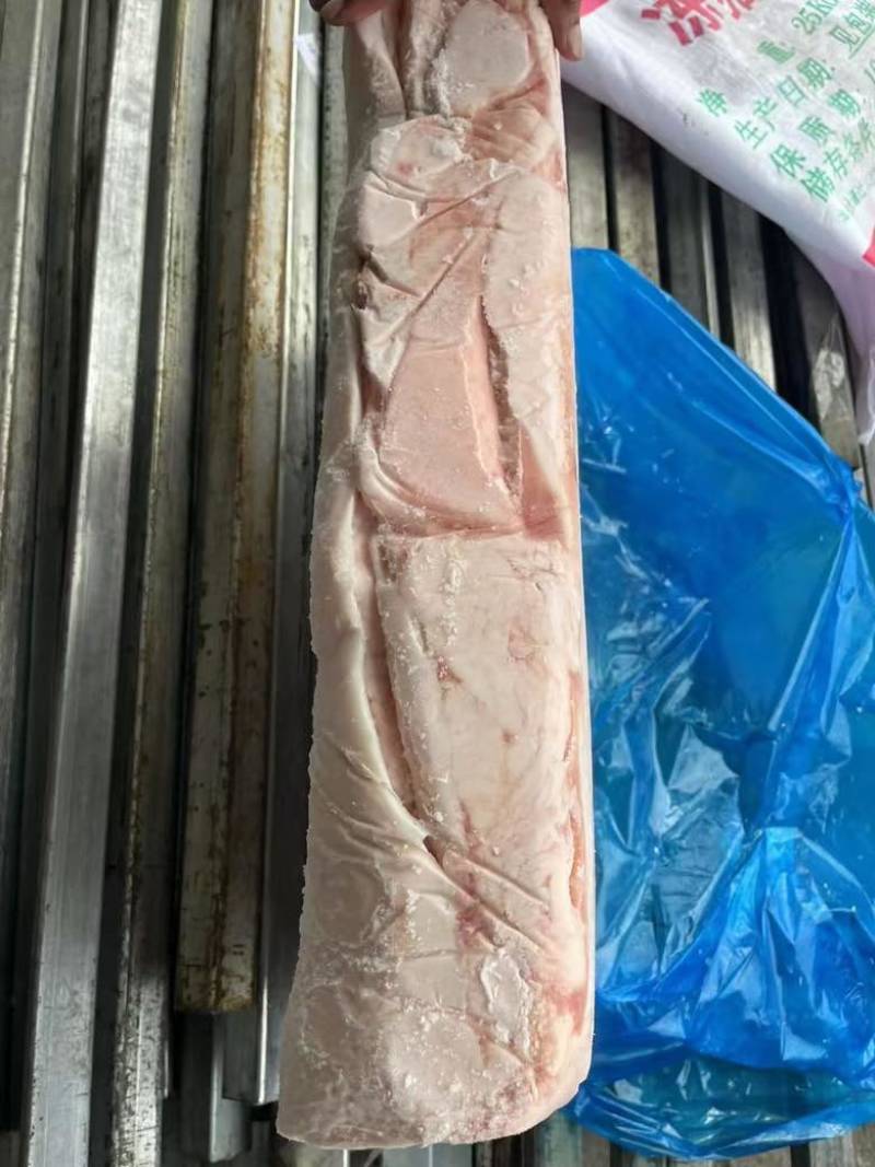 母猪精品肥膘，熬猪油膘油，长期供应欢迎电话咨询购买
