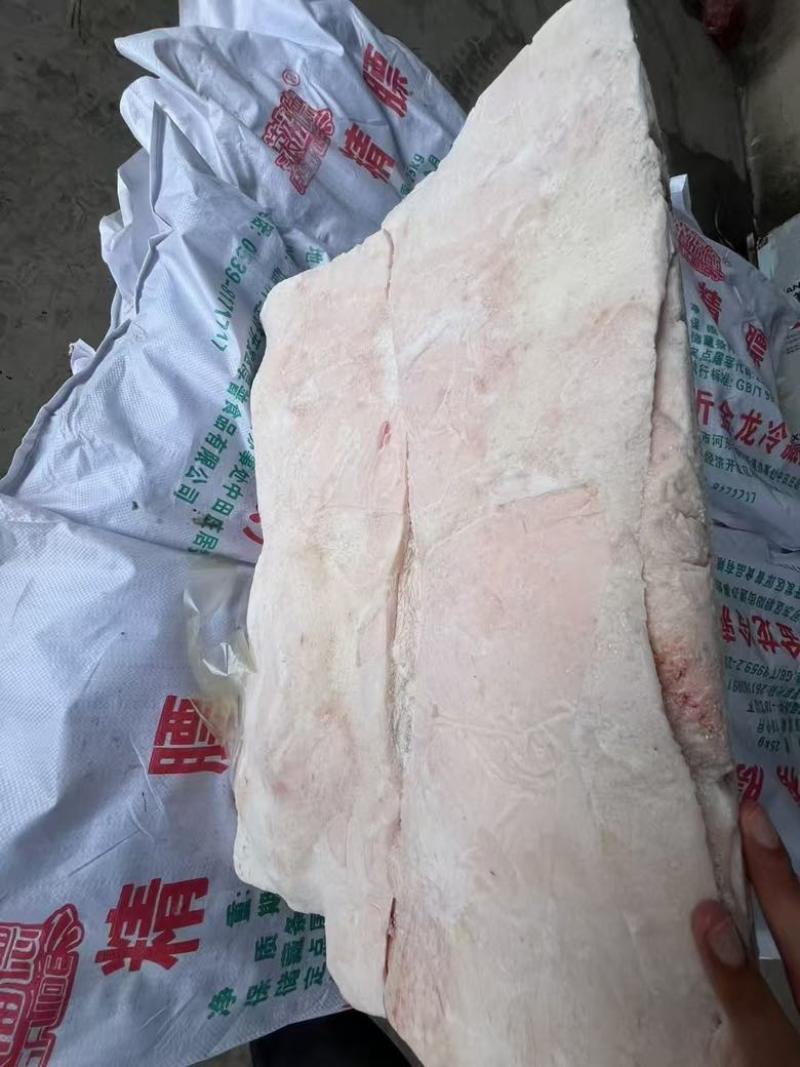 母猪精品肥膘，熬猪油膘油，长期供应欢迎电话咨询购买