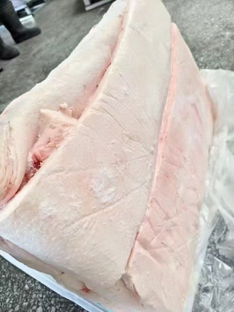 母猪精品肥膘，熬猪油膘油，长期供应欢迎电话咨询购买