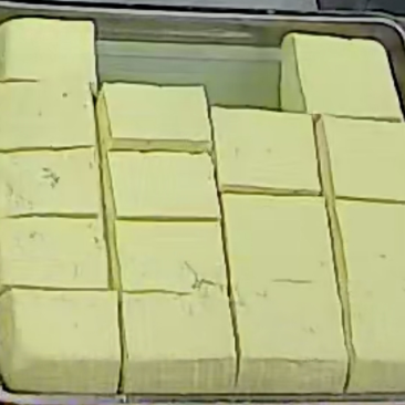 卤水大豆腐卤水冻豆腐大锅熬浆