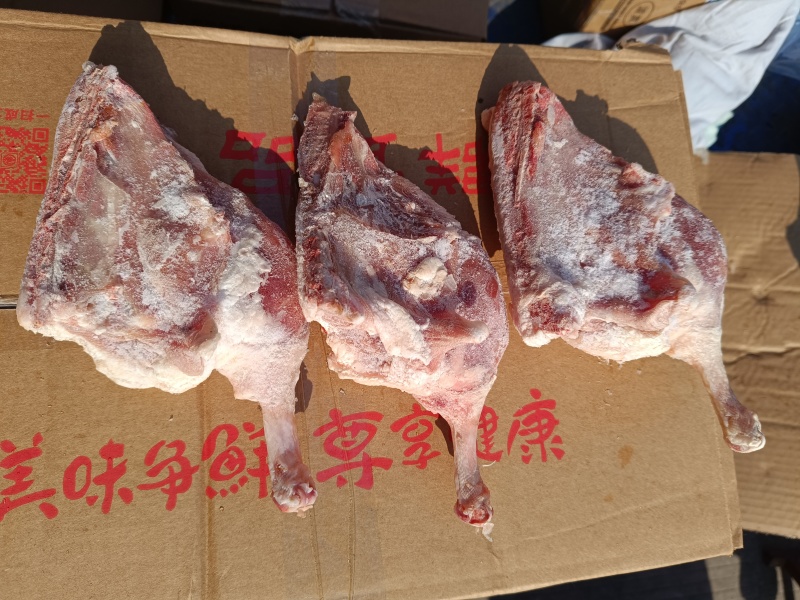 鸭边腿（佰益），一箱6.8公斤，一箱18个左右