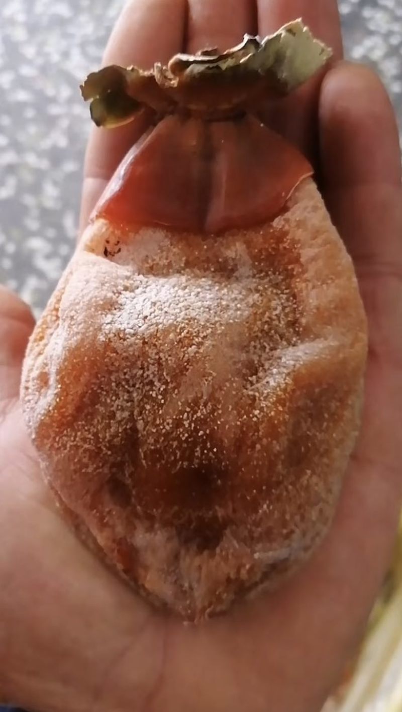 满满的秋意，藏在这块甜甜的柿饼里，自家做的手工吊柿饼