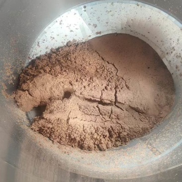 水果渣皮、桃核、桃皮等，日产20吨，自有工厂下脚料。
