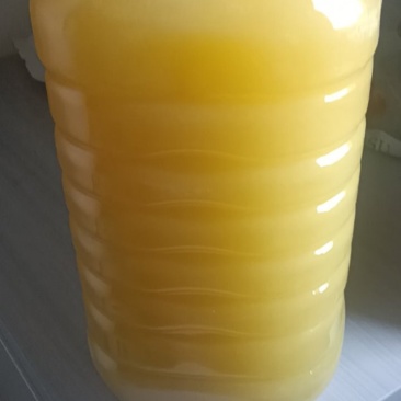 农家炒的花生油，这个油不粘筷子，不粘碗，吃的我好香