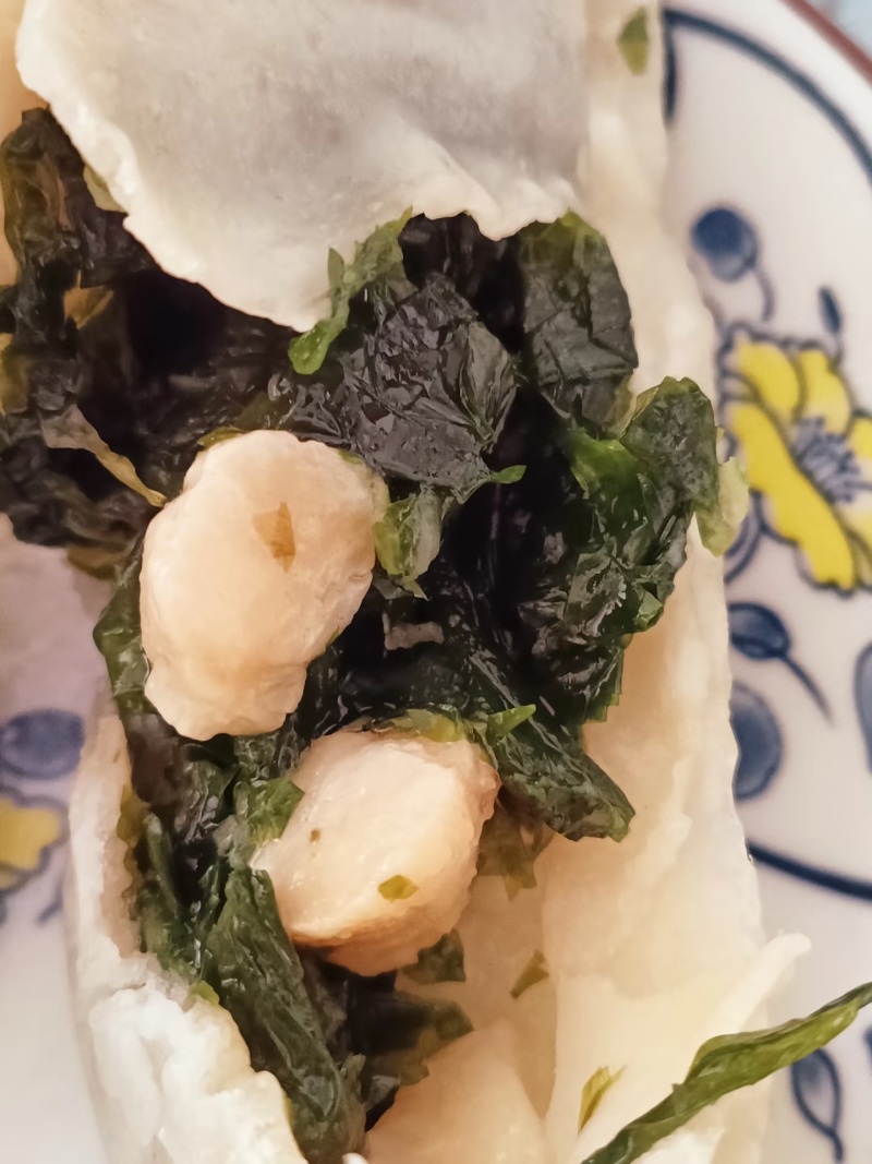 海菜包子，一包10个，不同馅，价位也不同