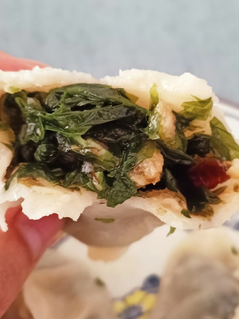 海菜包子，一包10个，不同馅，价位也不同