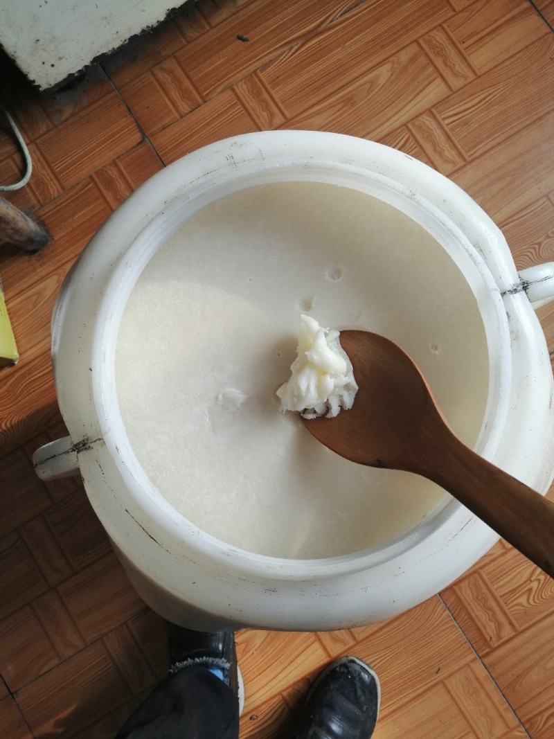 东北深山椴树雪蜜，结晶细腻，浓度在41.5度以上