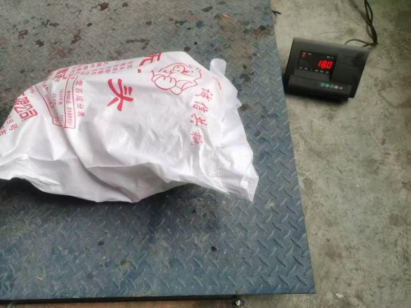无耳头，一袋4个头连片，约17公斤左右。质量保证，价格美丽，