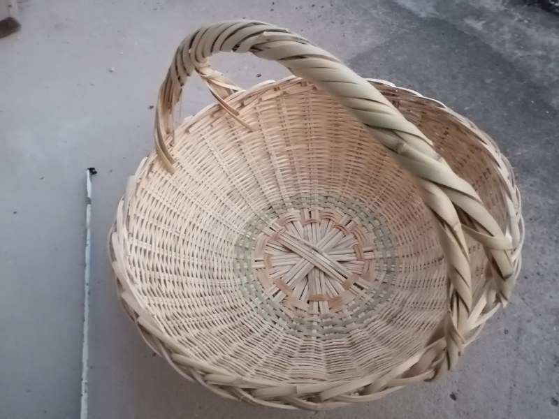 手工编织竹篮，提菜篮，水果篮