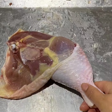 老母鸡腿黄油1年以上的鸡炖煮太有营养了