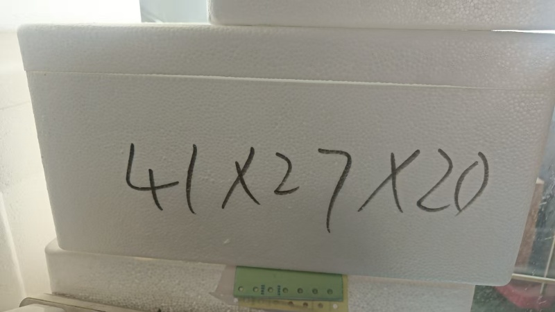 本公司出售各种泡沫箱