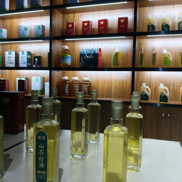 正宗山茶油、省级龙头企业，SC认证，质量可靠，厂家直供，