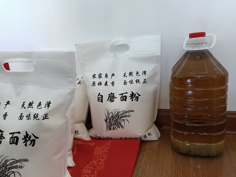自产自销花生油120元/5升