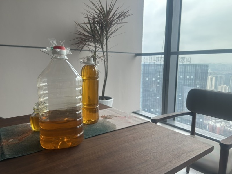 农家自产山茶油，高海拔老树山茶油，需要的联系可供量大