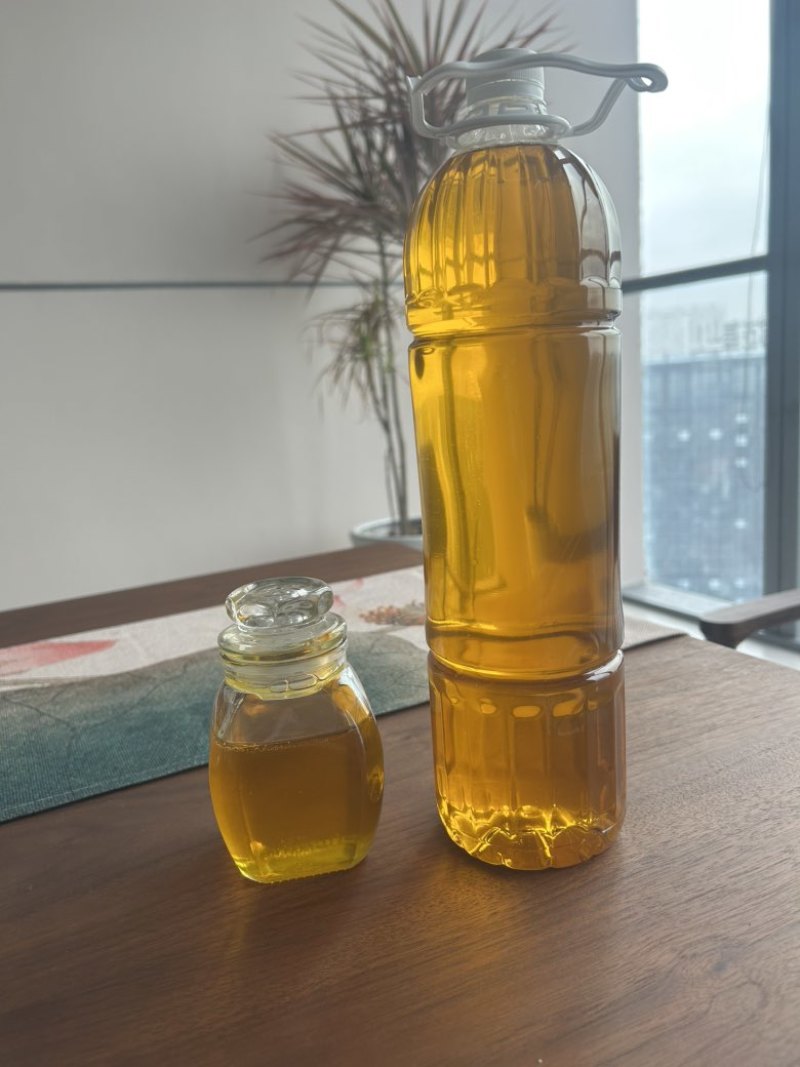 农家自产山茶油，高海拔老树山茶油，需要的联系可供量大
