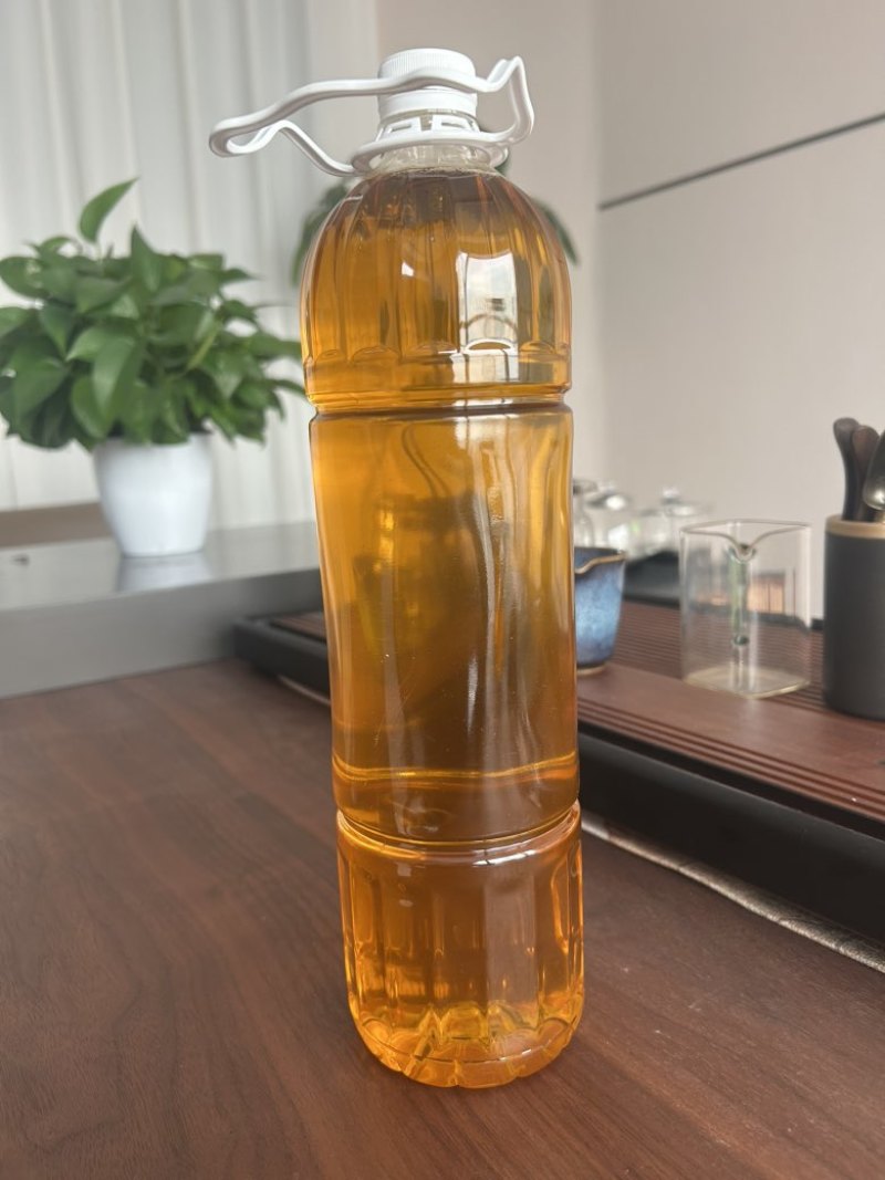 农家自产山茶油，高海拔老树山茶油，需要的联系可供量大