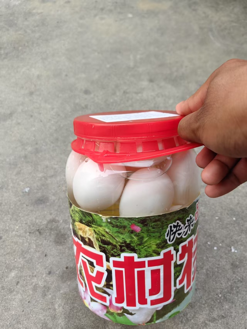 专注蛋品30年精品桶装蛋，网红桶装雁鹅蛋，厂家一手货源