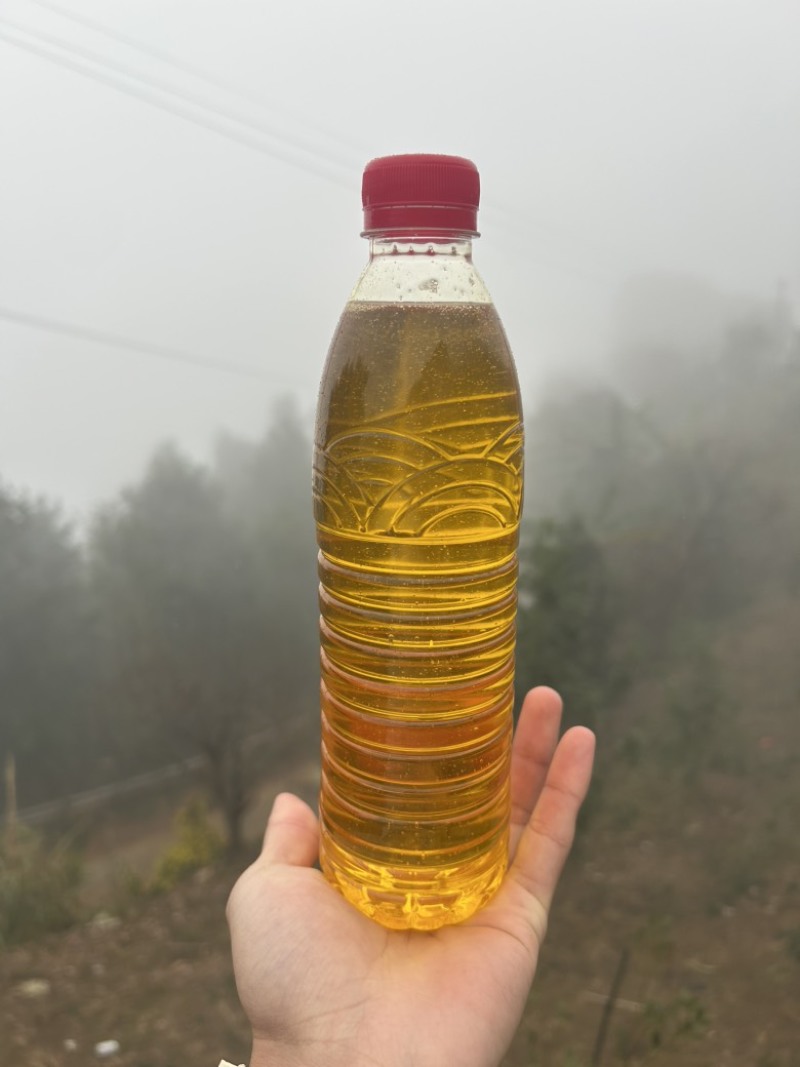 农家直销正宗山茶油，自家吃不完那么多对外销售